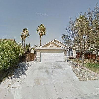 2240 Huntington Dr, Los Banos, CA 93635