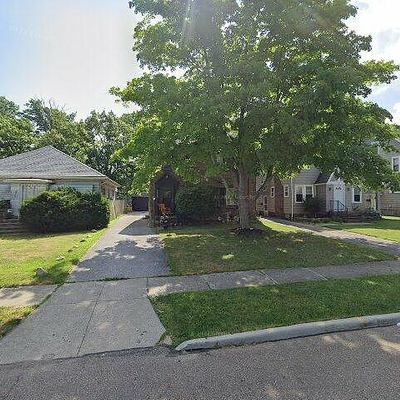 2243 Barrington Rd, University Heights, OH 44118