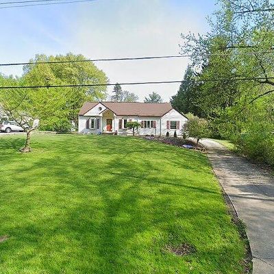 227 S Messner Rd, New Franklin, OH 44319