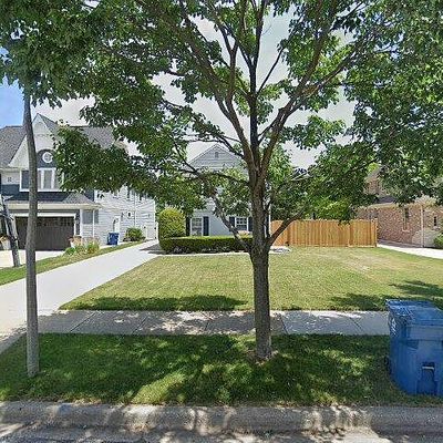 229 N Geneva Ave, Elmhurst, IL 60126