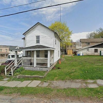 23 Oak Ave, Carbondale, PA 18407