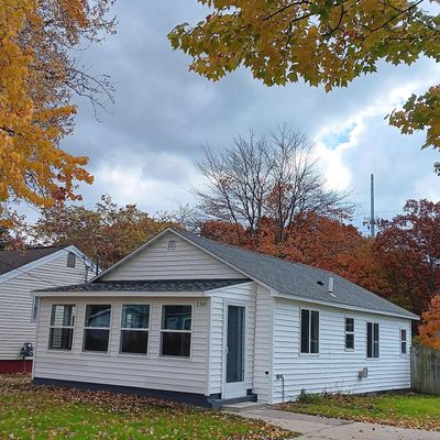 2343 Norman Ave, Norton Shores, MI 49441