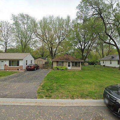 24 Mcnulty Dr, Florissant, MO 63031