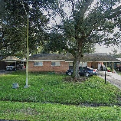 2400 Saint Mark Ct, Donaldsonville, LA 70346