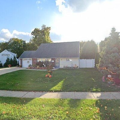 21 Cleft Rock Rd, Levittown, PA 19057