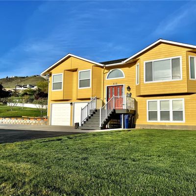 210 25 Th St Ne, East Wenatchee, WA 98802