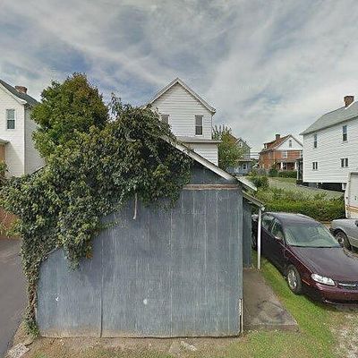 210 N 4 Th St, Youngwood, PA 15697