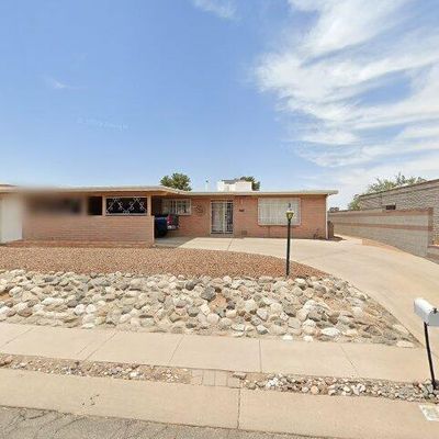 2116 S Torrey Pines Cir, Tucson, AZ 85710