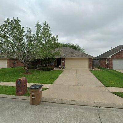 213 Green Isle Ave, Dickinson, TX 77539