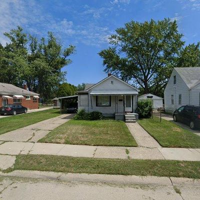 21778 Pleasant Ave, Eastpointe, MI 48021