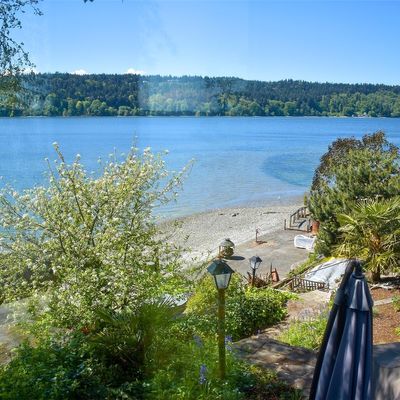 28243 Manzanita Beach Rd Sw, Vashon, WA 98070