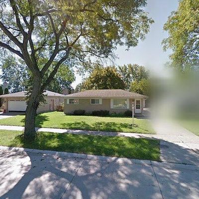 2972 Parliament Dr, Troy, MI 48083