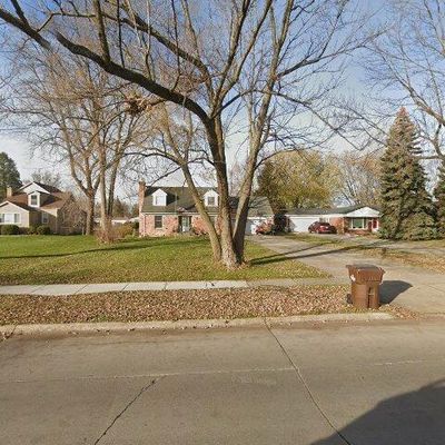 29821 Greater Mack Ave, Saint Clair Shores, MI 48082