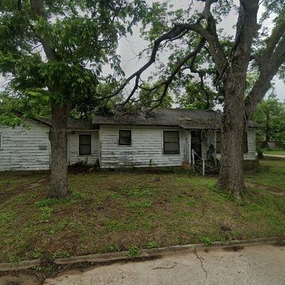 304 Thrall Ave, Rockdale, TX 76567