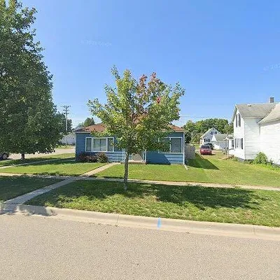 307 Iron St, Norway, MI 49870