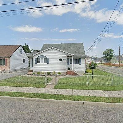 265 Evans Pl, Saddle Brook, NJ 07663