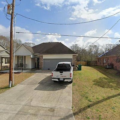 27160 Woods Edge Ln, Walker, LA 70785