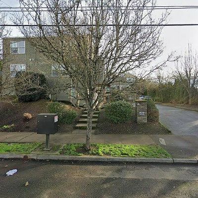 2768 Se 87 Th Ave #D, Portland, OR 97266