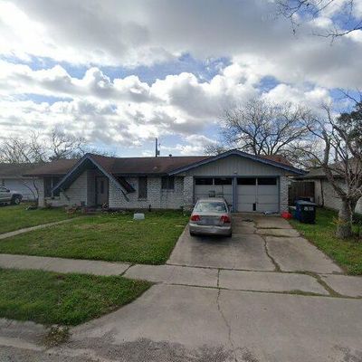 3833 Bentwood Ln, Corpus Christi, TX 78415