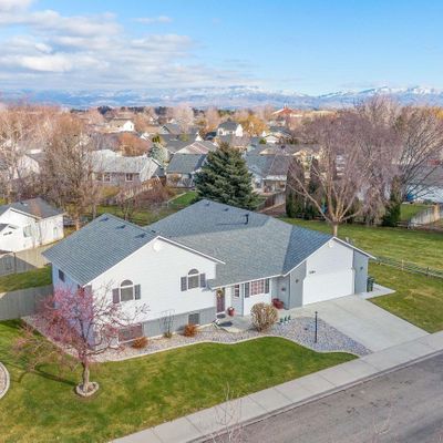 3892 E Eisenhower Dr, Meridian, ID 83642