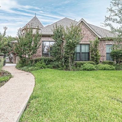 313 Canterbury Dr, Woodway, TX 76712