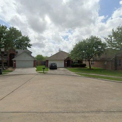 314 Glade Bridge Ln, Dickinson, TX 77539