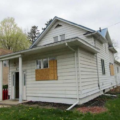 318 E Hoffman St, Three Rivers, MI 49093