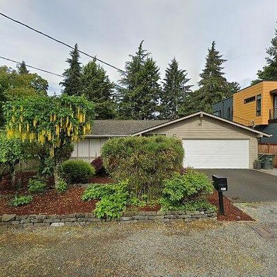 3211 74 Th Ave Se, Mercer Island, WA 98040