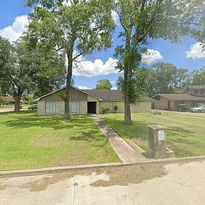 3215 Blossom Dr, Beaumont, TX 77705