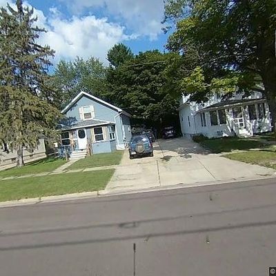 322 N Clinton St, Grand Ledge, MI 48837