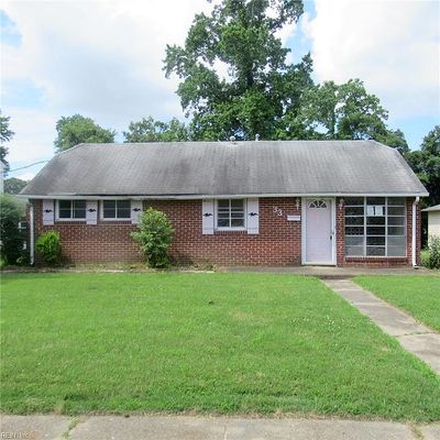 33 Jordan Dr, Hampton, VA 23666