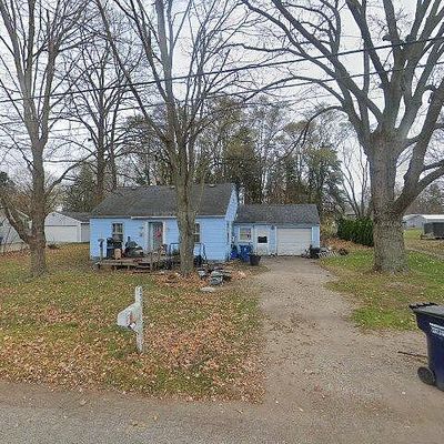 434 Park St, Wayland, MI 49348