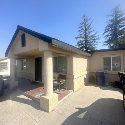 446 N E St, Tulare, CA 93274