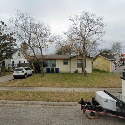 4530 Moravian Dr, Corpus Christi, TX 78415