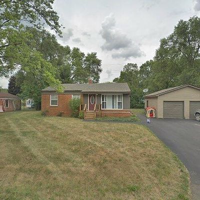 4770 Ross Dr, Waterford, MI 48328