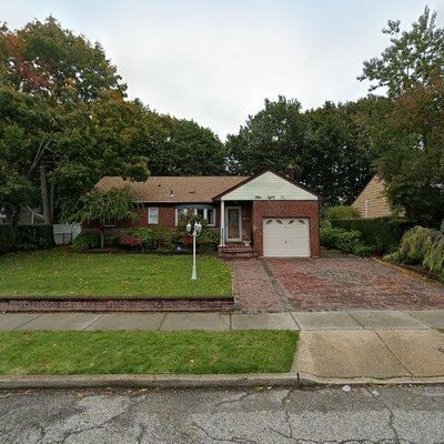 484 Emerson St, Uniondale, NY 11553