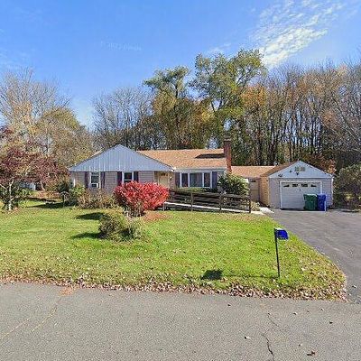 4 Willow Ln, Bloomfield, CT 06002
