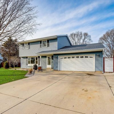 400 Foxmead Dr, Waterford, WI 53185