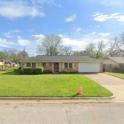 401 Bayless Dr, Euless, TX 76040