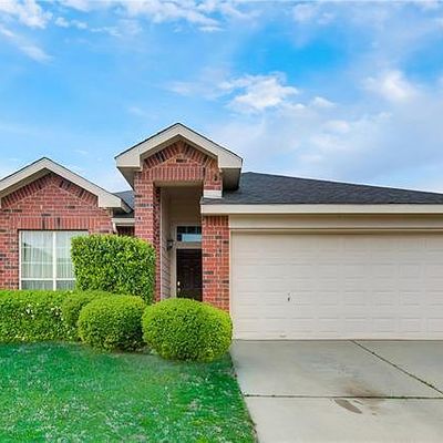 401 Windy Hill Ln, Fort Worth, TX 76108