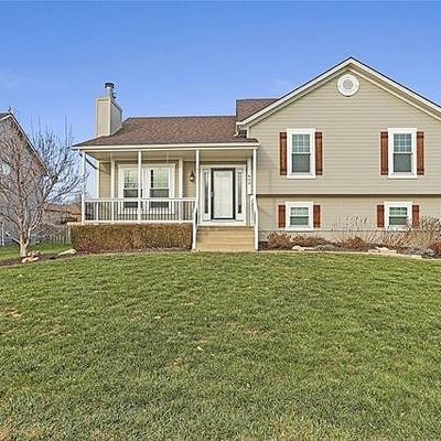 410 Sunny Ln, Raymore, MO 64083