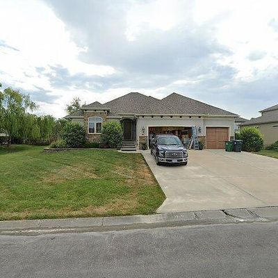 4117 Se Canter Dr, Lees Summit, MO 64082