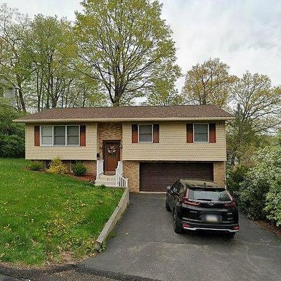 416 Carnation Dr, Clarks Summit, PA 18411