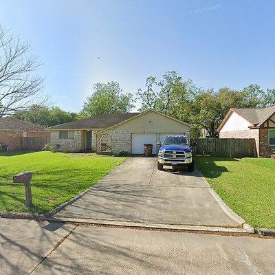 5418 Thistle Dr, Dickinson, TX 77539