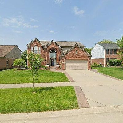 54521 Stillwater Dr, Macomb, MI 48042