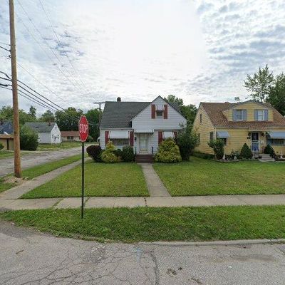 5451 Hollywood Ave, Maple Heights, OH 44137