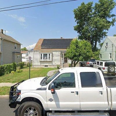 56 Meinzer St, Avenel, NJ 07001