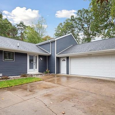 5608 Sturgeon Ave, Midland, MI 48640