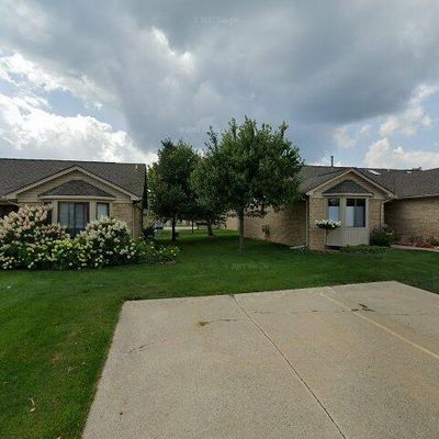 57247 White Oaks Dr, Washington, MI 48094