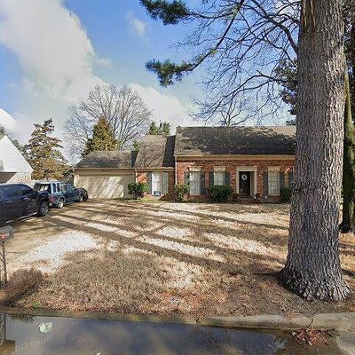 5870 Oakland Hills Ln, Memphis, TN 38115